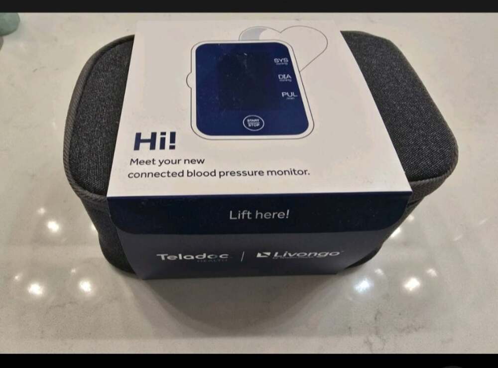 Teladoc Livongo HT945 Connected Blood Pressure Monitor w Cuff Case Batteries